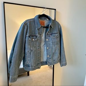 Womens Levi’s denim jacket XS